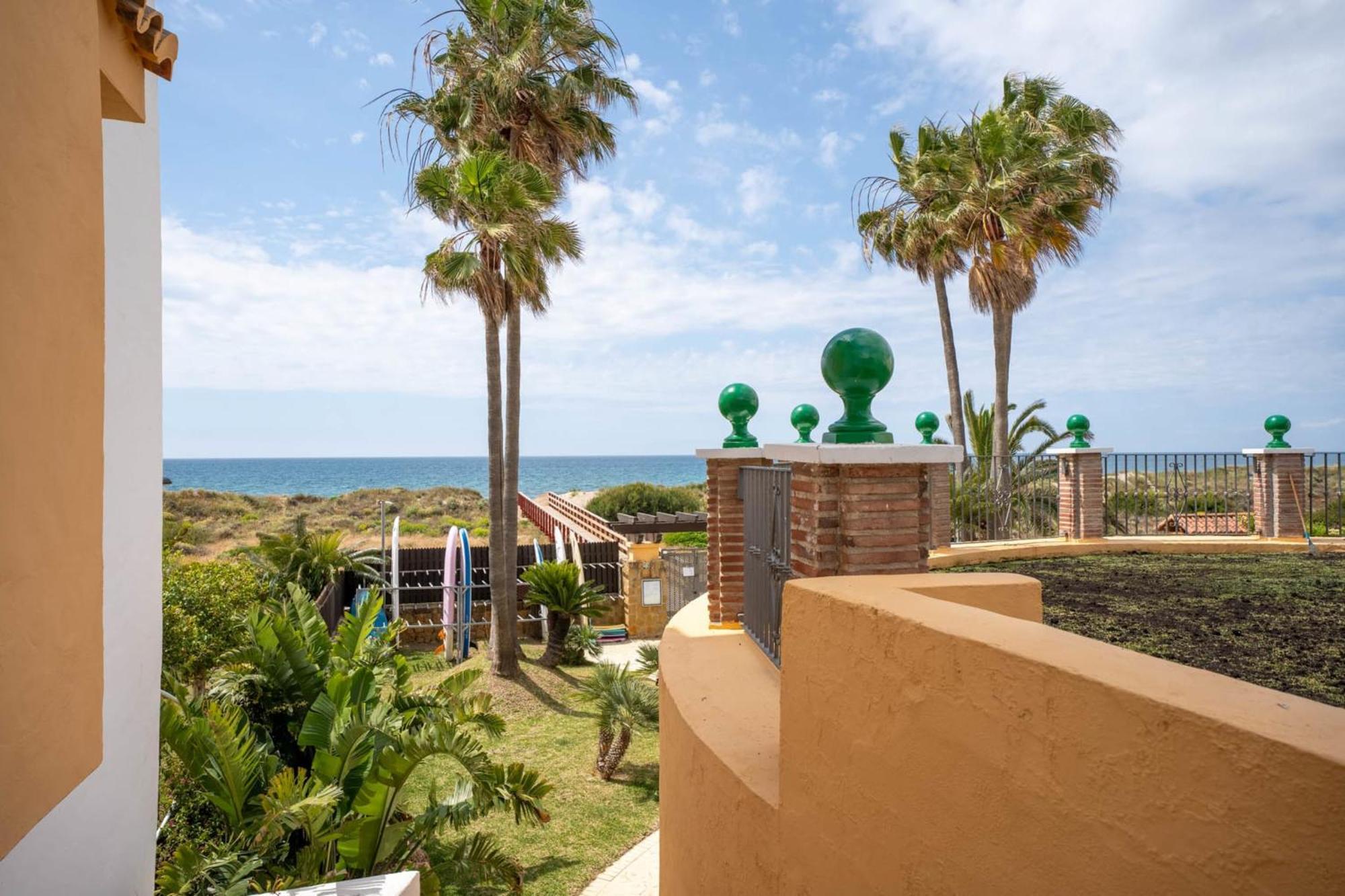 Vakantiehuis Elegant 5-bedroom Apartment- 1 Min Walk To The In Bahia De