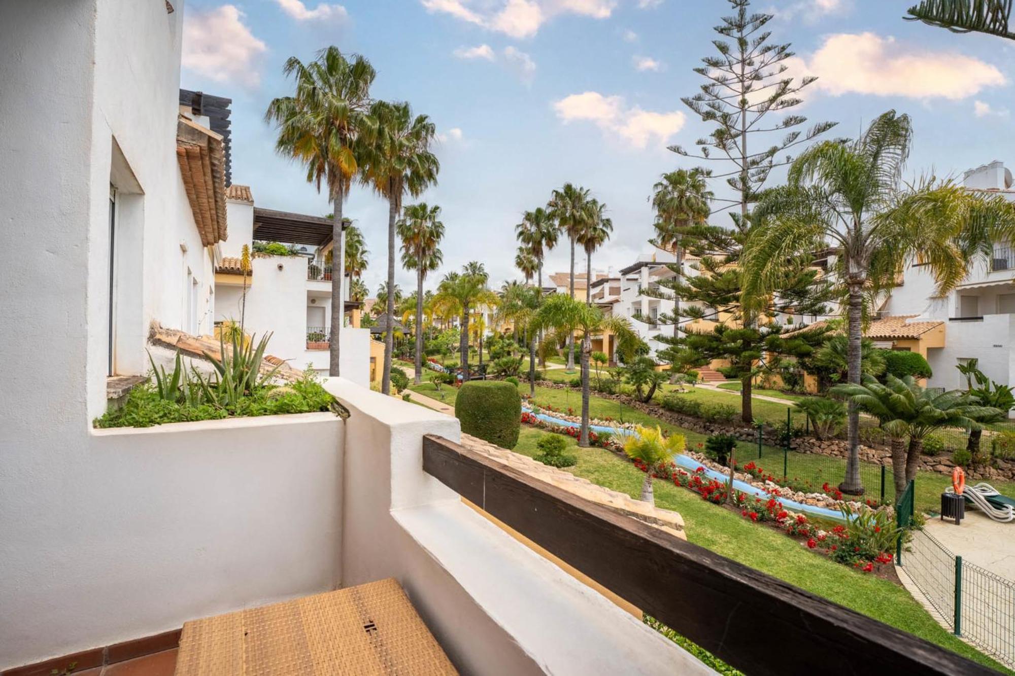 Elegant 5-bedroom Apartment- 1 Min Walk To The In Bahia De