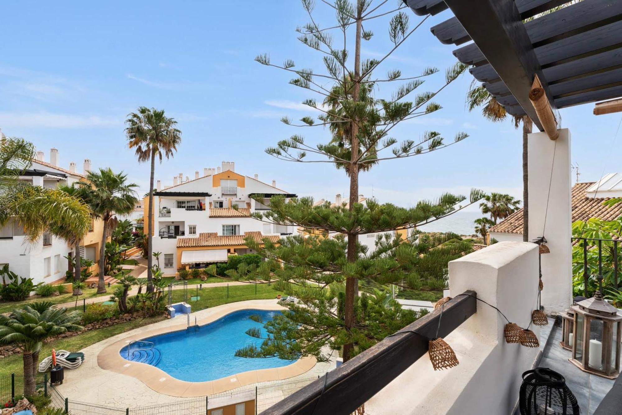 Elegant 5-bedroom Apartment- 1 Min Walk To The In Bahia De Vakantiehuis *