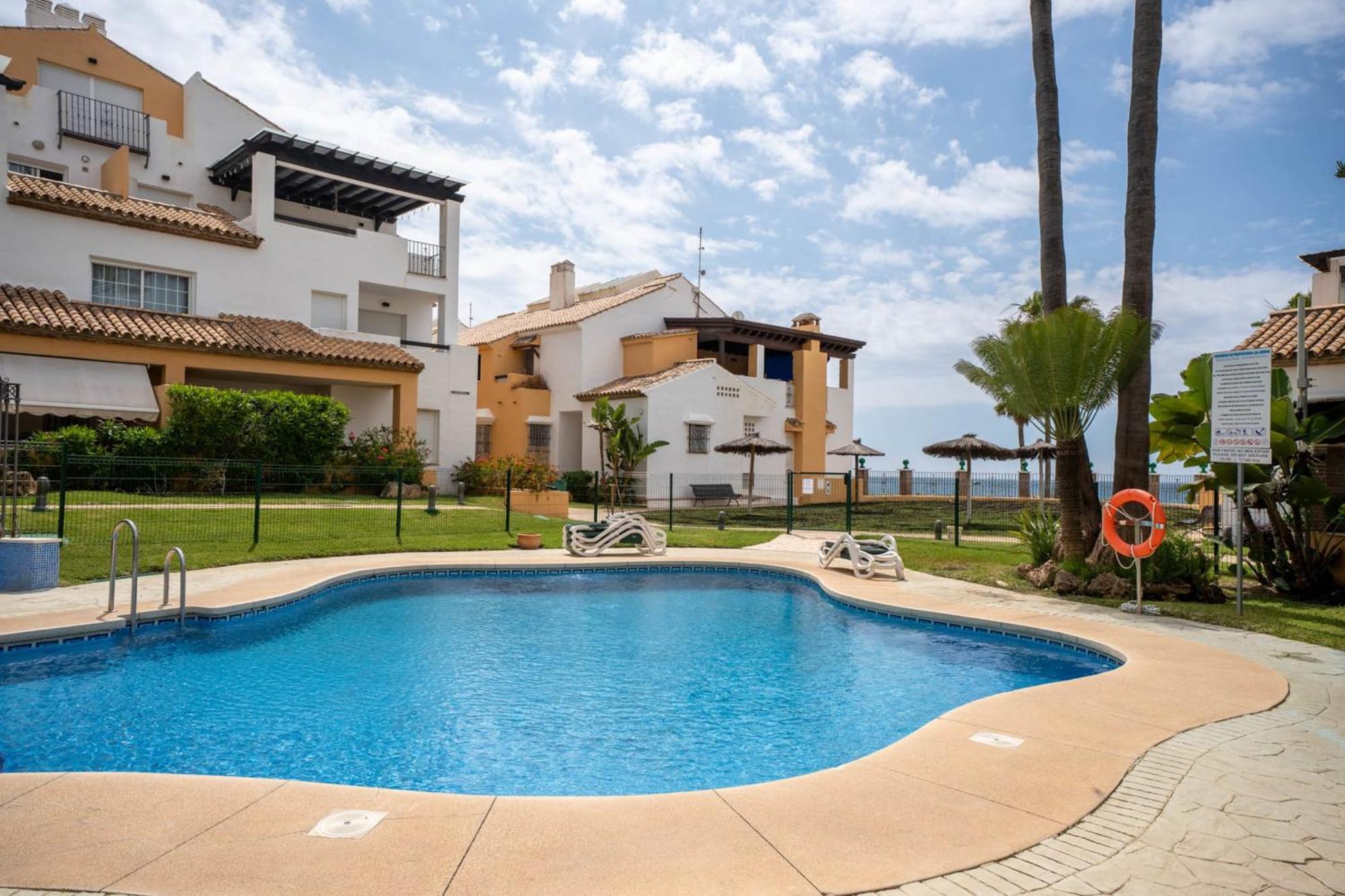Vakantiehuis Elegant 5-bedroom Apartment- 1 Min Walk To The In Bahia De *
