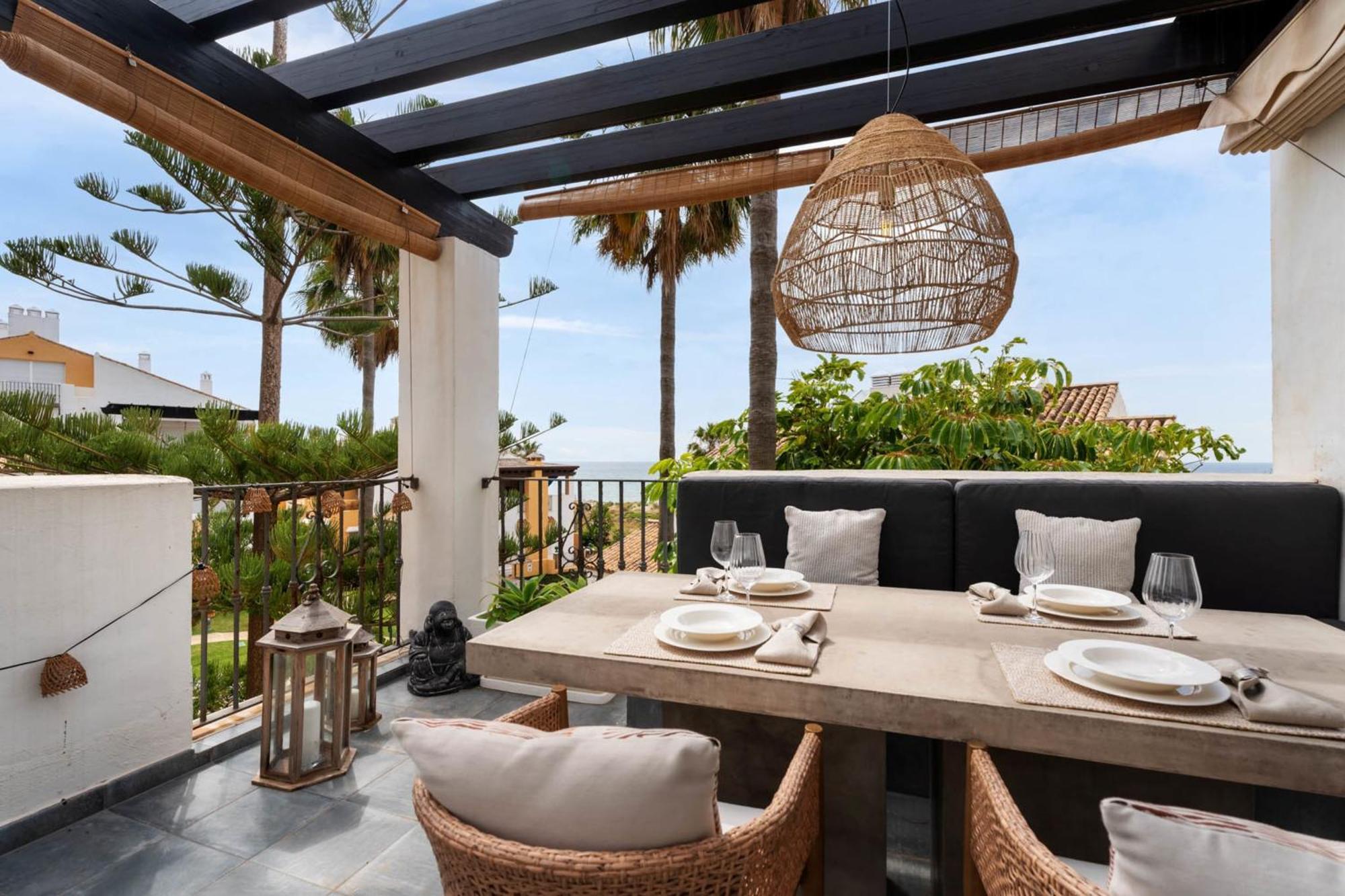 Elegant 5-bedroom Apartment- 1 Min Walk To The In Bahia De * Marbella